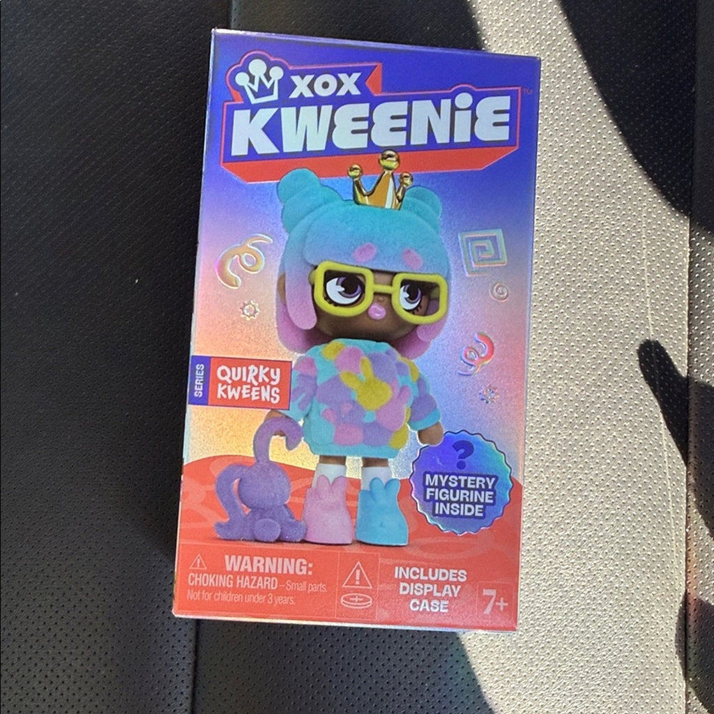 Quirky Kweens Mystery Doll - Blue and Pink