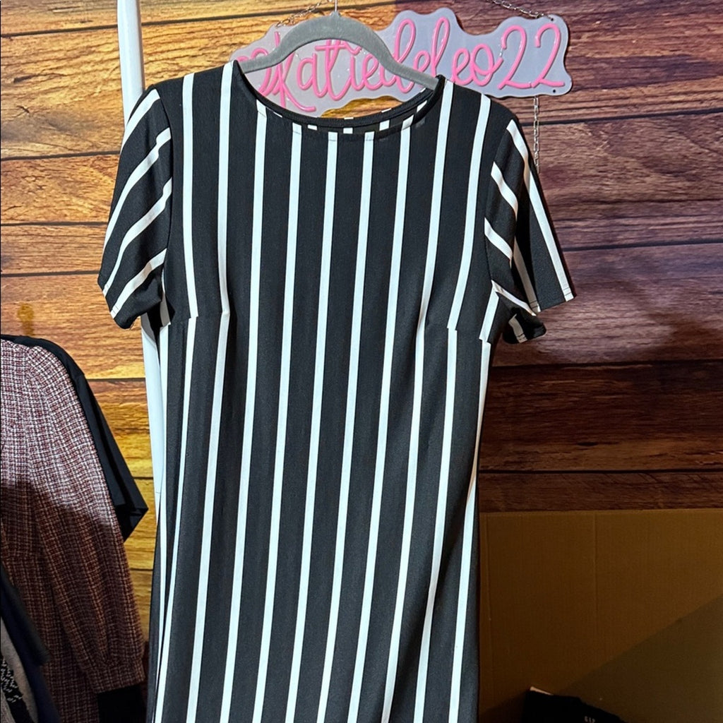 Black & White Striped Midi Dress Women’s Size Medium NWT