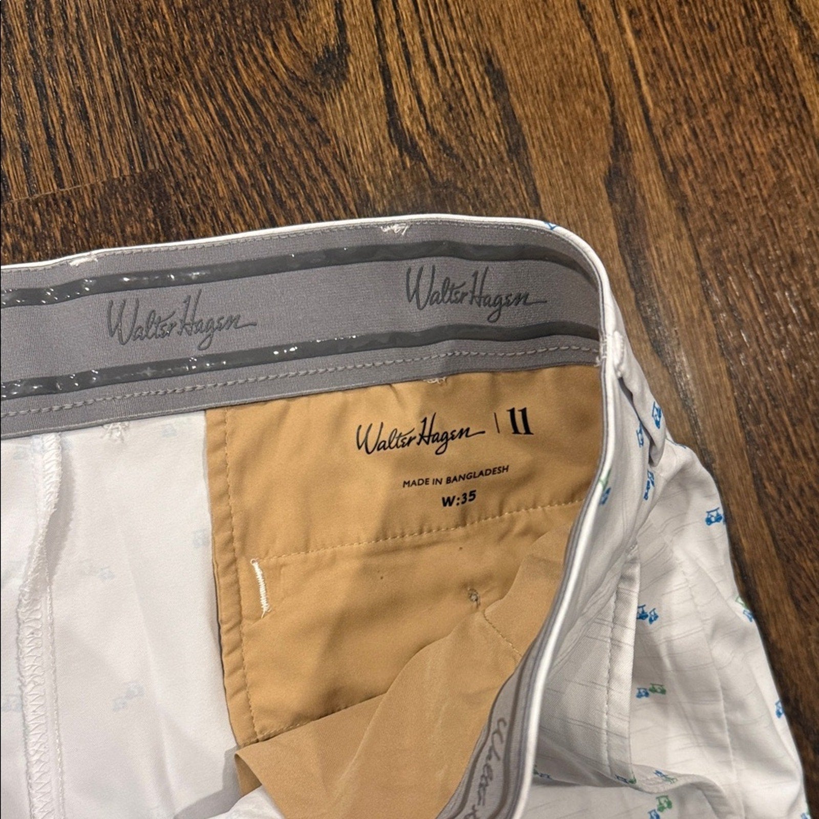 Walter Hagen Men's 35 golf cart White Patterned Shorts used