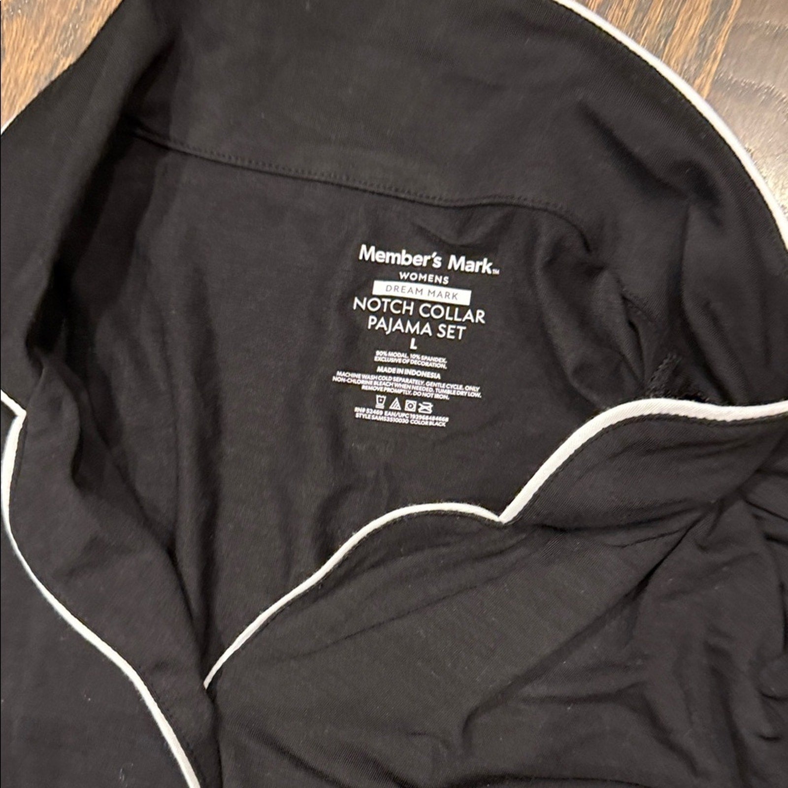 Black Pajama Set with White Trim comfortable pajamas, set size xxl