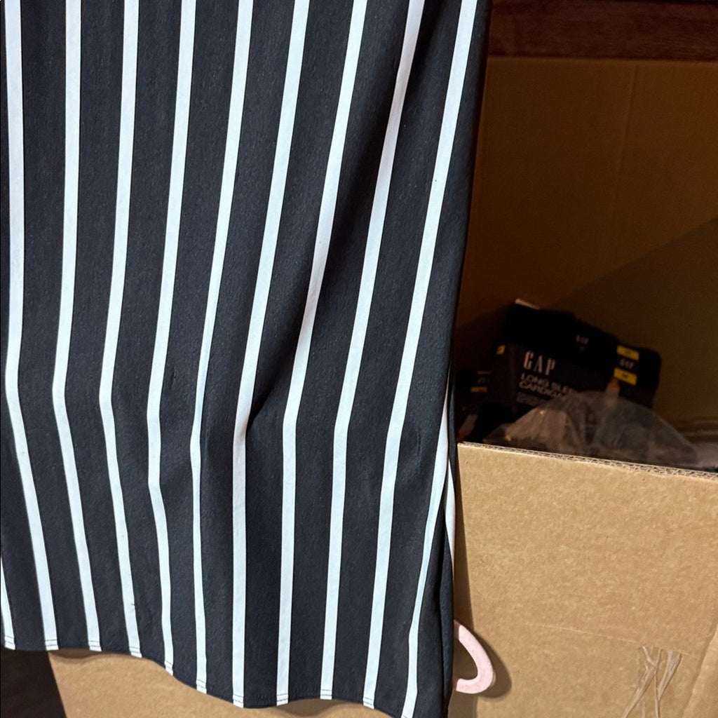 Black & White Striped Midi Dress Women’s Size Medium NWT