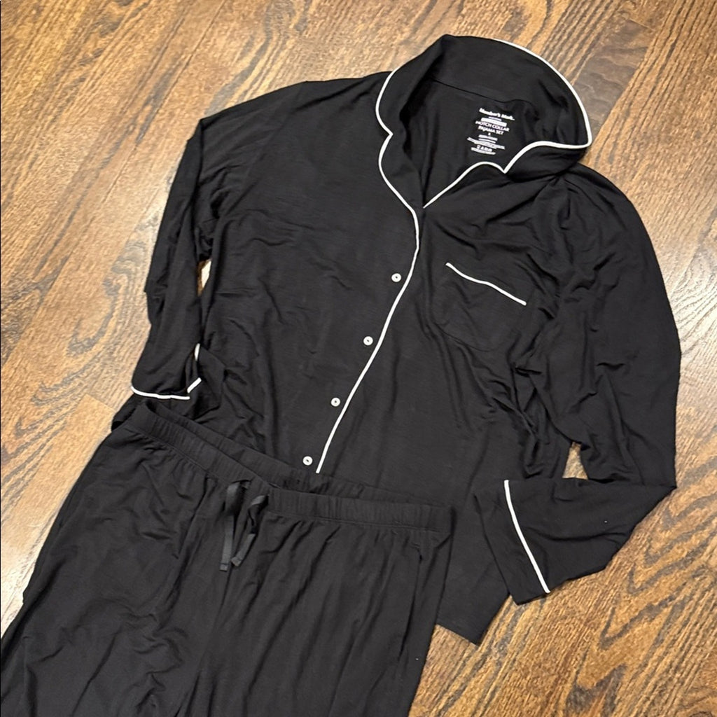Black Pajama Set with White Trim comfortable pajamas, set size xxl