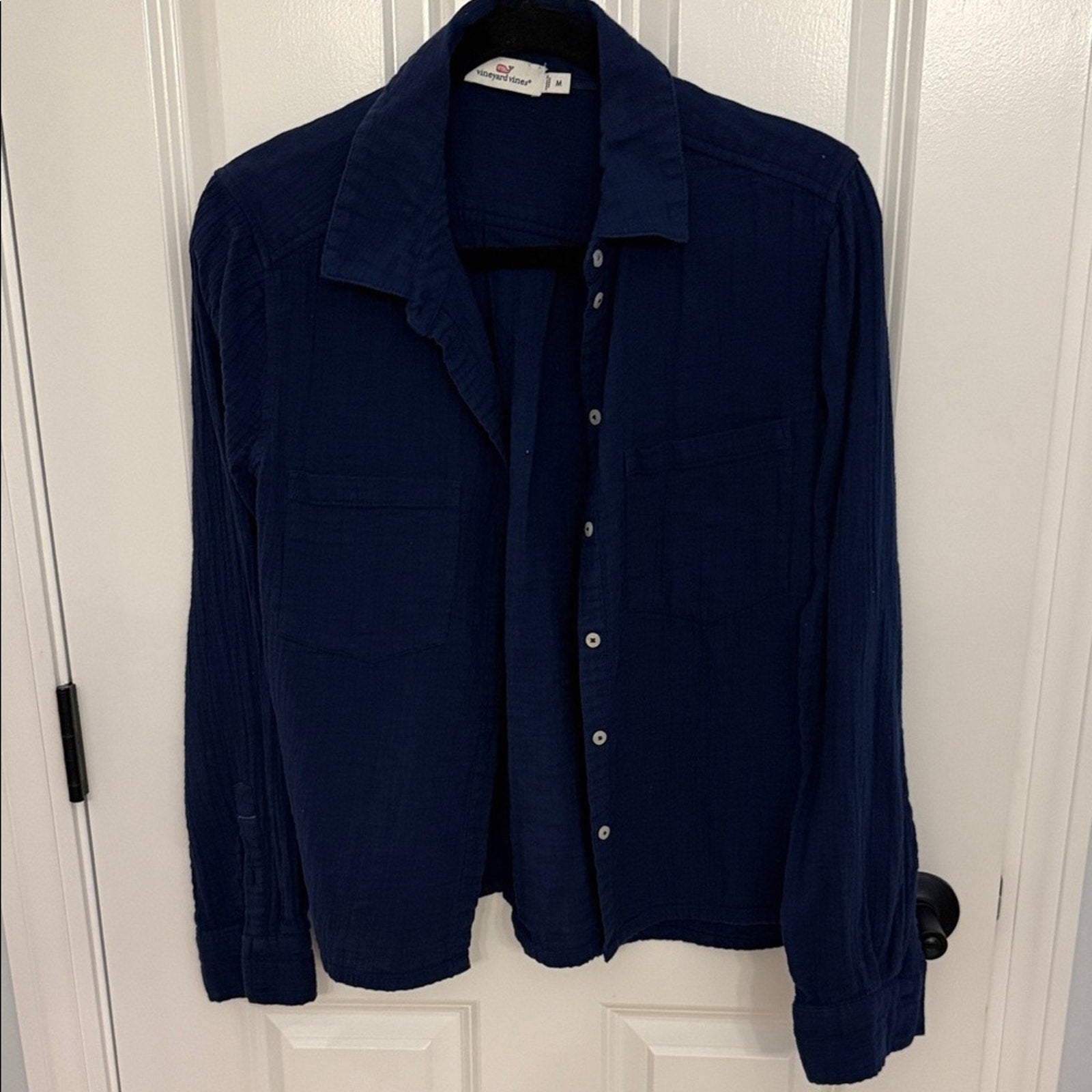 Woman’s vineyard vines Deep Blue Shirt button down Medium used