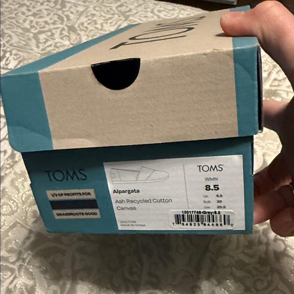 TOMS Chocolate Canvas Slip-Ons Woman's 8.5 NEW