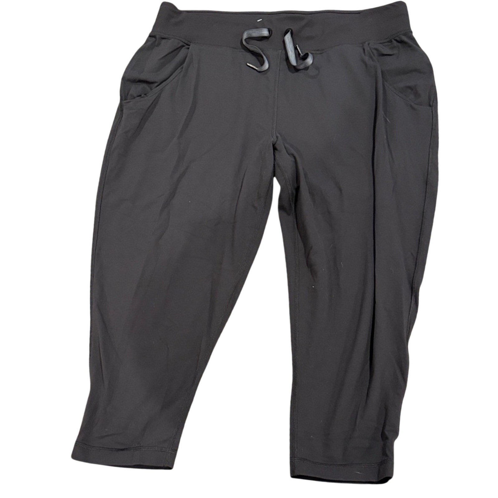 Lululemon 12 woman’s Black Jogger Pants capri used