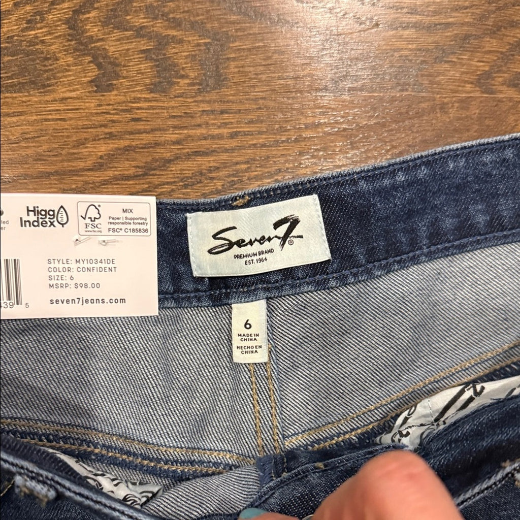 Seven7 Women’s loose Straight Leg fit Jeans Blue Denim Size 6 – NWT
