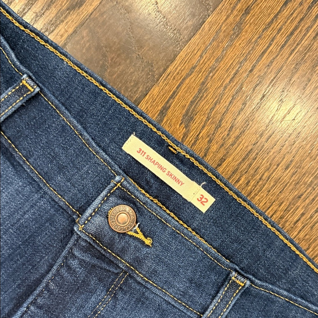 Levi’s size 32 Classic Blue Women's Jeans 311 skinny