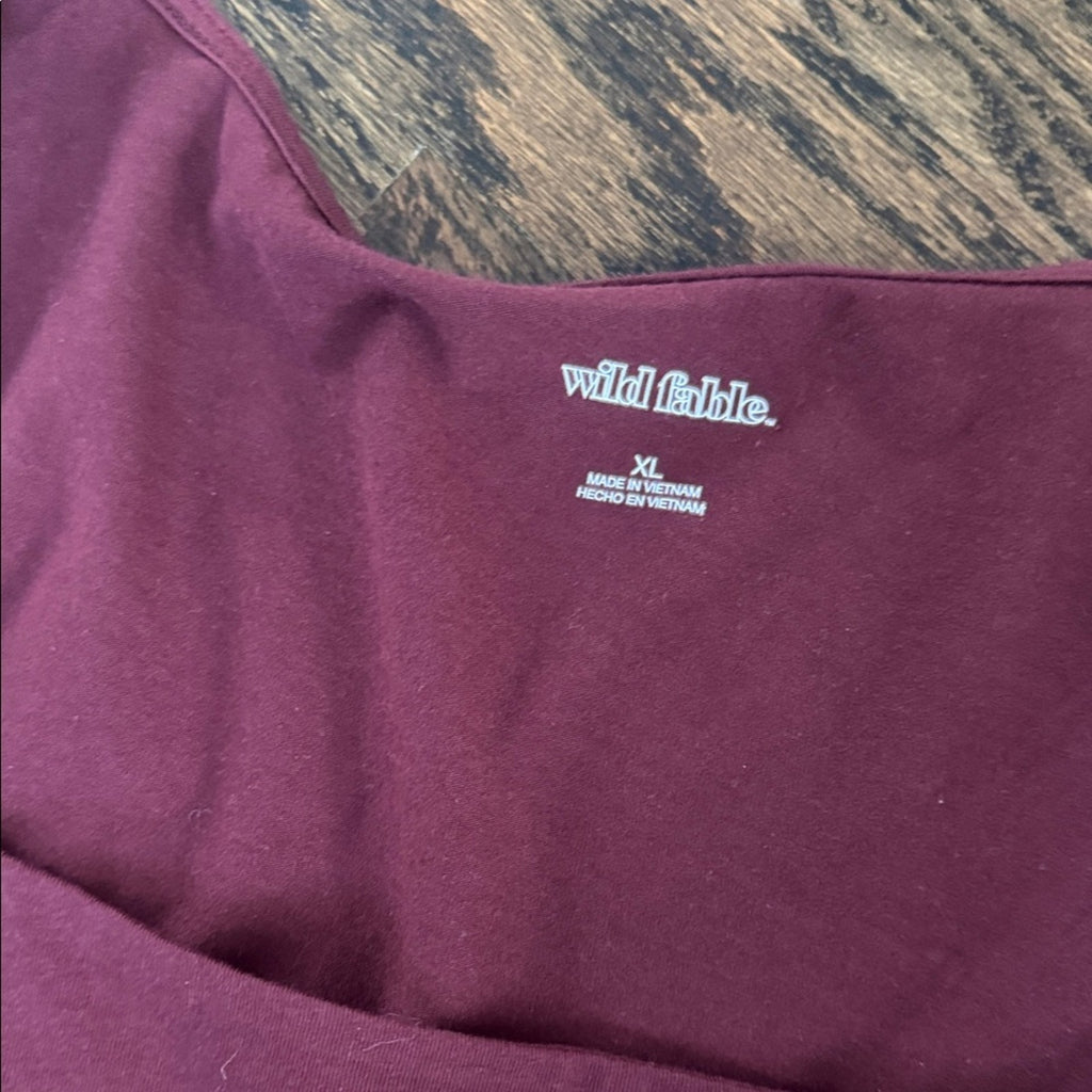 wild fable Women's Long Sleeve Top in Burgundy xl