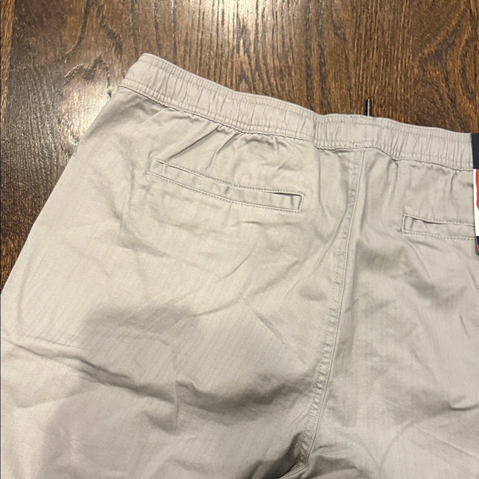 GAP Men's Light Gray Flat Front Shorts xl grey NEW