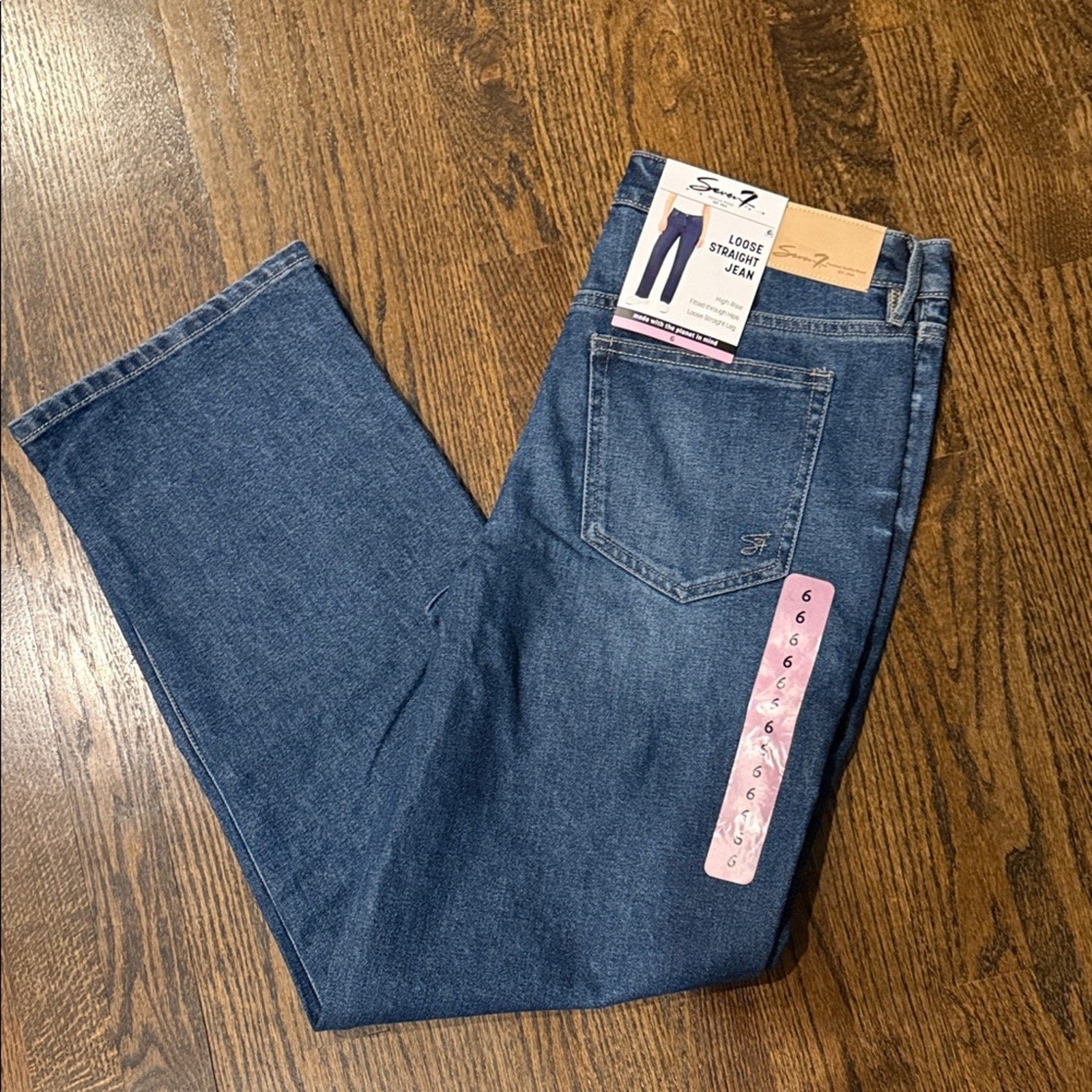 Seven7 Women’s loose Straight Leg fit Jeans Blue Denim Size 6 – NWT