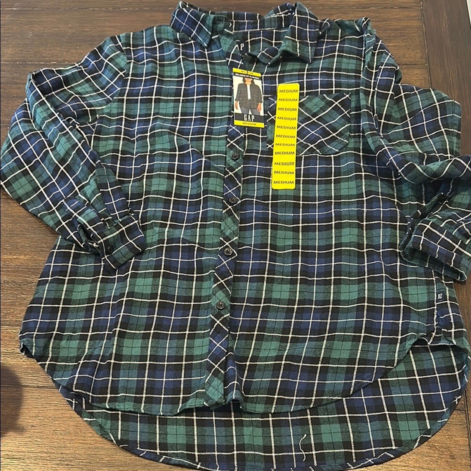 Ladies GAP Plaid Button-Up Shirt flannel small nwt