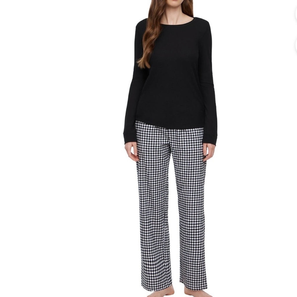 Gap woman’s GAP Black Top with Checkered pajama flannel set NEW XXL