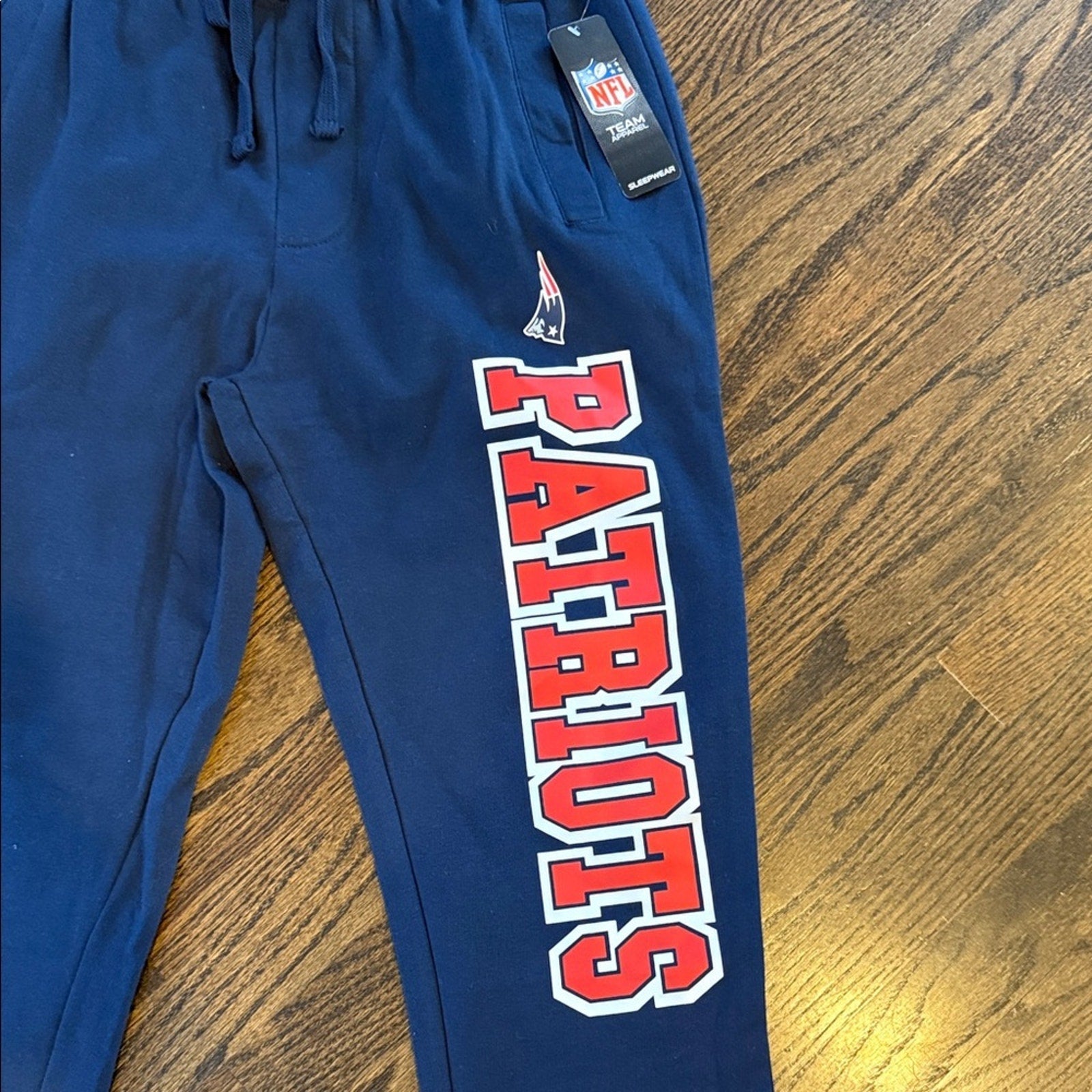 NFL Patriots Navy Joggers with Red Logo mens small NEW