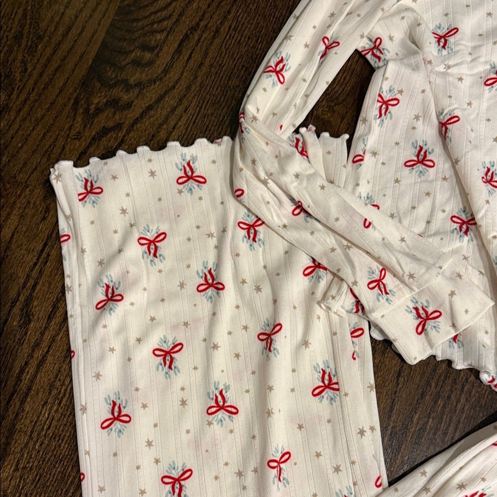 Loft woman’s Cream Pajamas with Red Bow Print XL NEW
