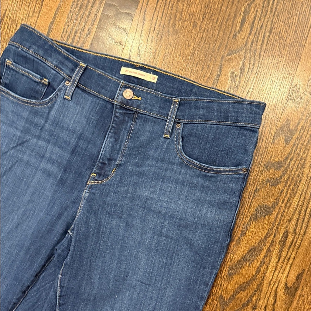 Levi’s size 32 Classic Blue Women's Jeans 311 skinny