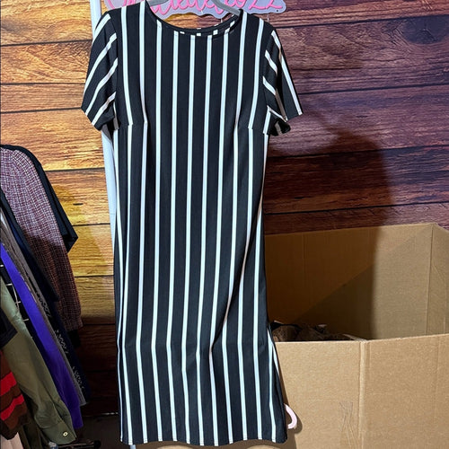 Black & White Striped Midi Dress Women’s Size Medium NWT