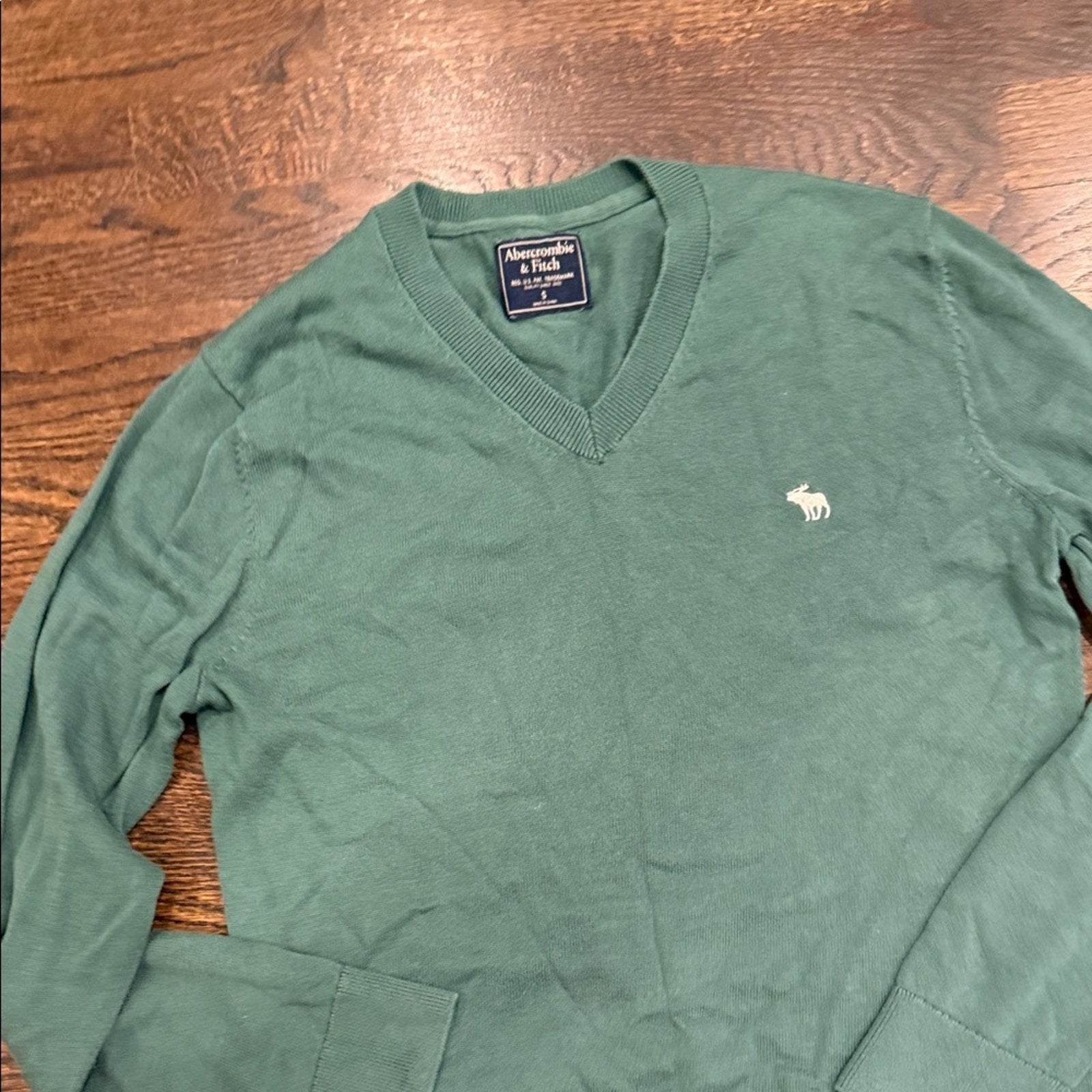 Men's Green V-Neck Sweater Abercrombie and fit small used