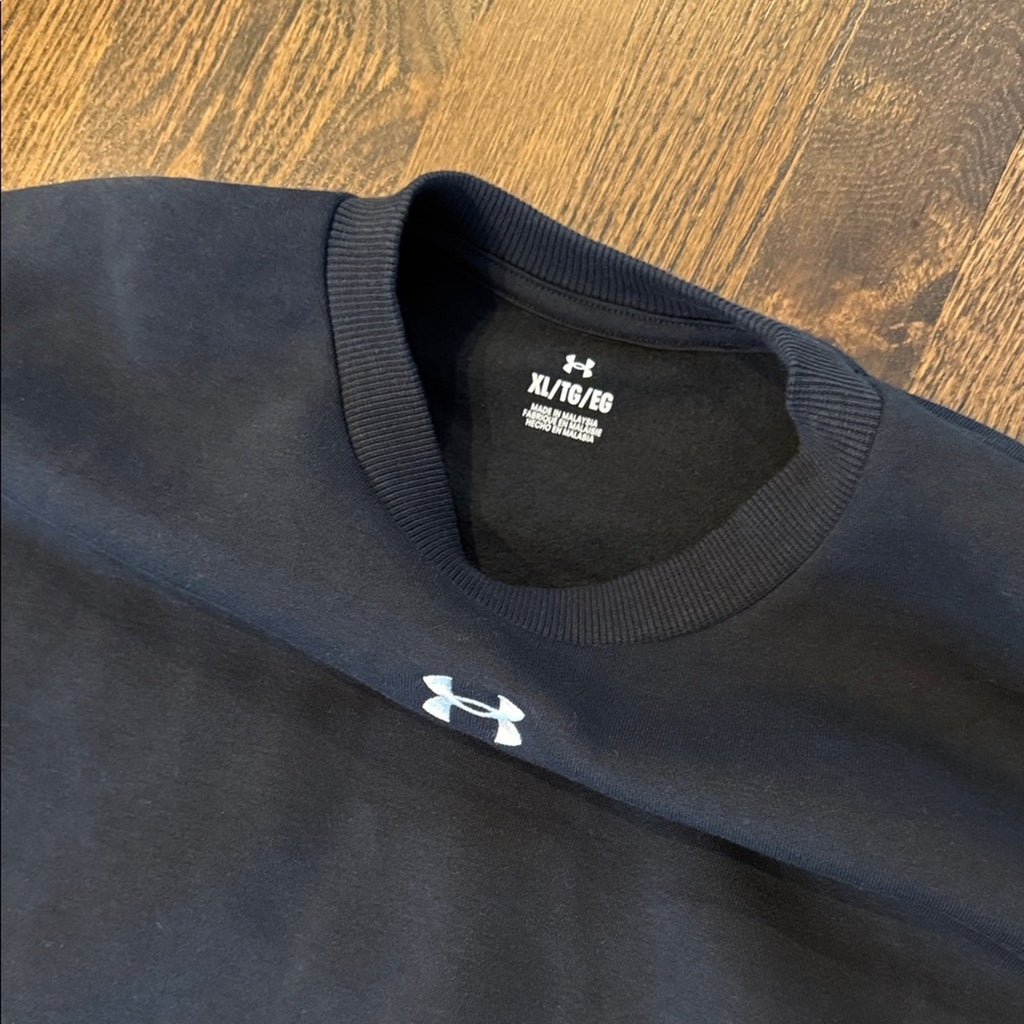 Under Armour woman’s black Crewneck Sweater crew