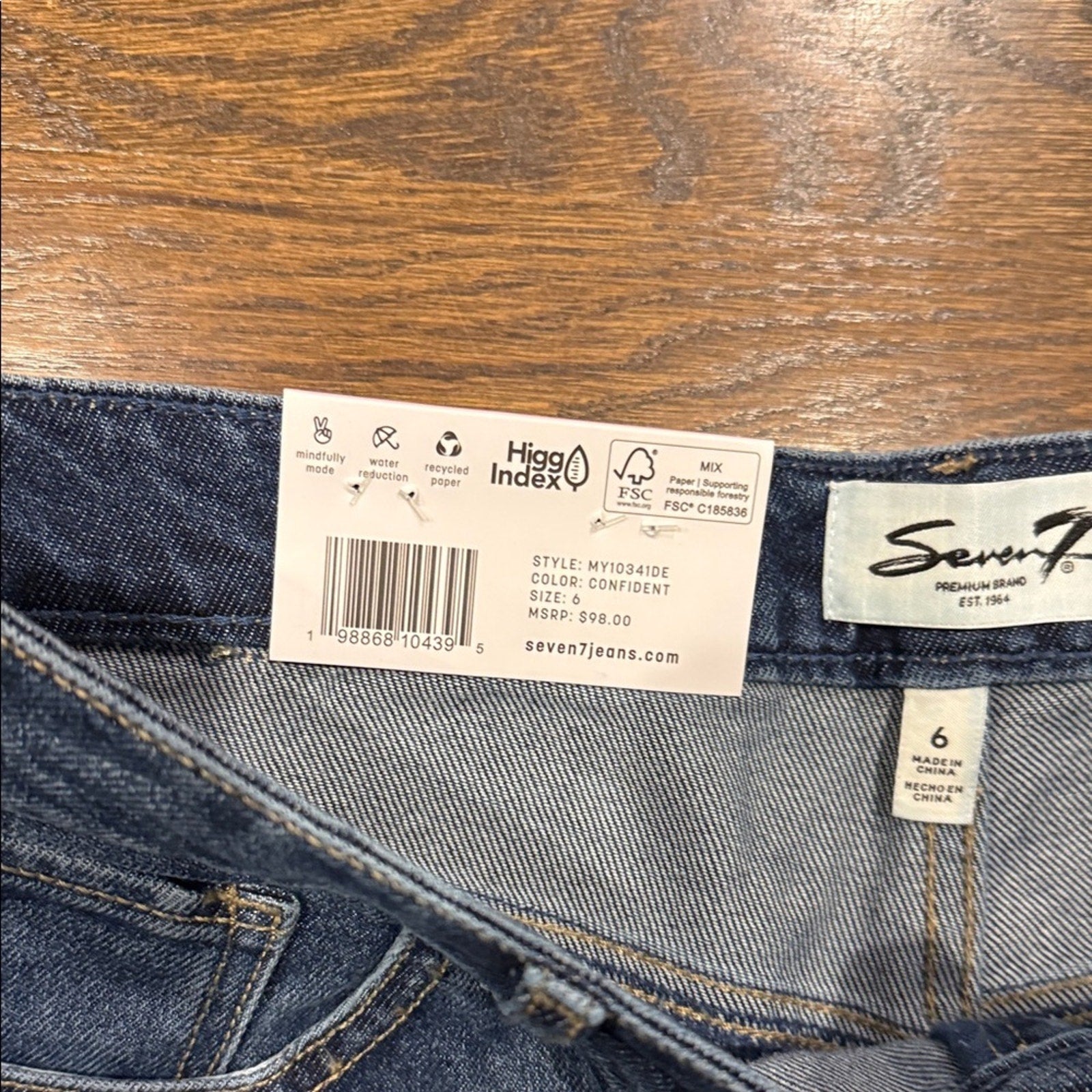 Seven7 Women’s loose Straight Leg fit Jeans Blue Denim Size 6 – NWT