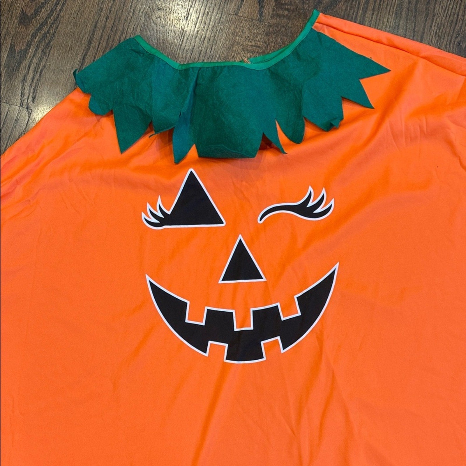 Adult one size  Pumpkin Costume Cape - Orange and Green NWOT