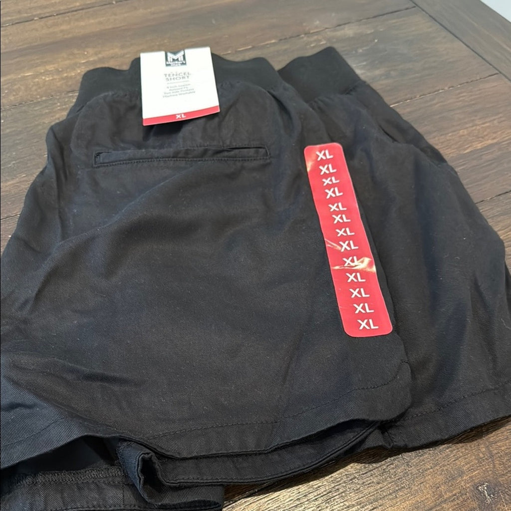 New members mark XL Women's Black High-Waisted Shorts