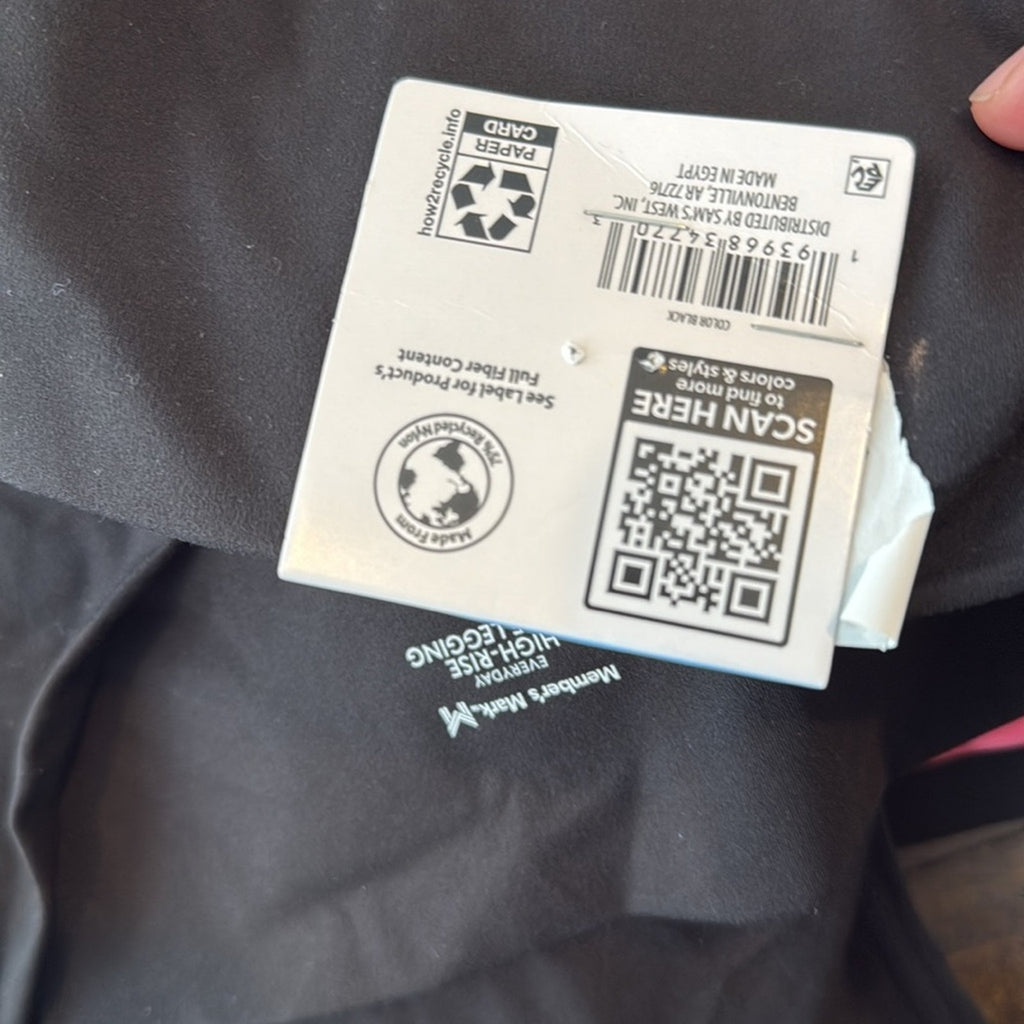 New large members mark size black leggings with a pocket everyday