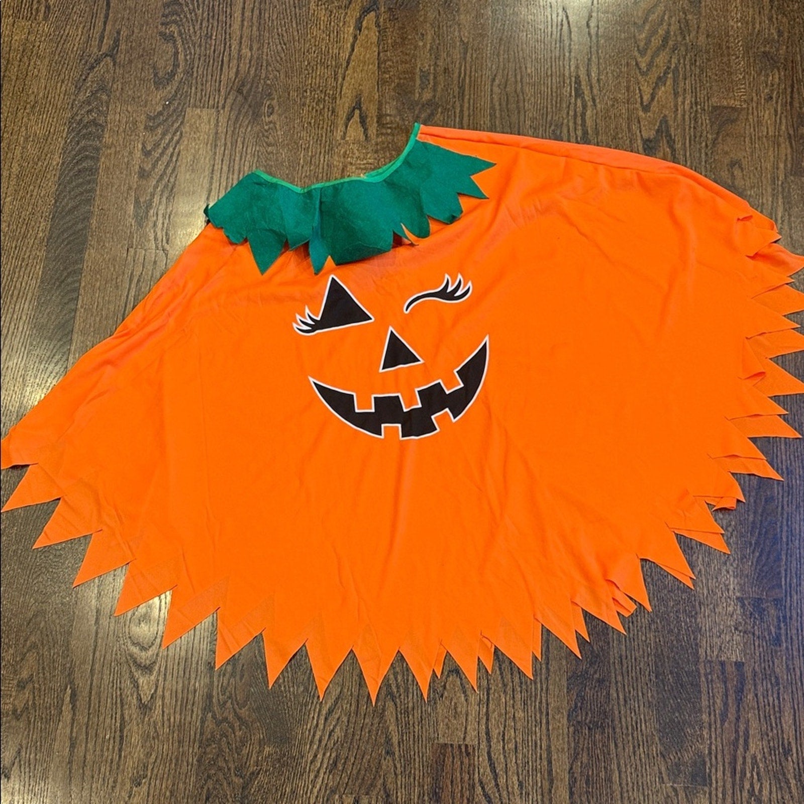 Adult one size  Pumpkin Costume Cape - Orange and Green NWOT