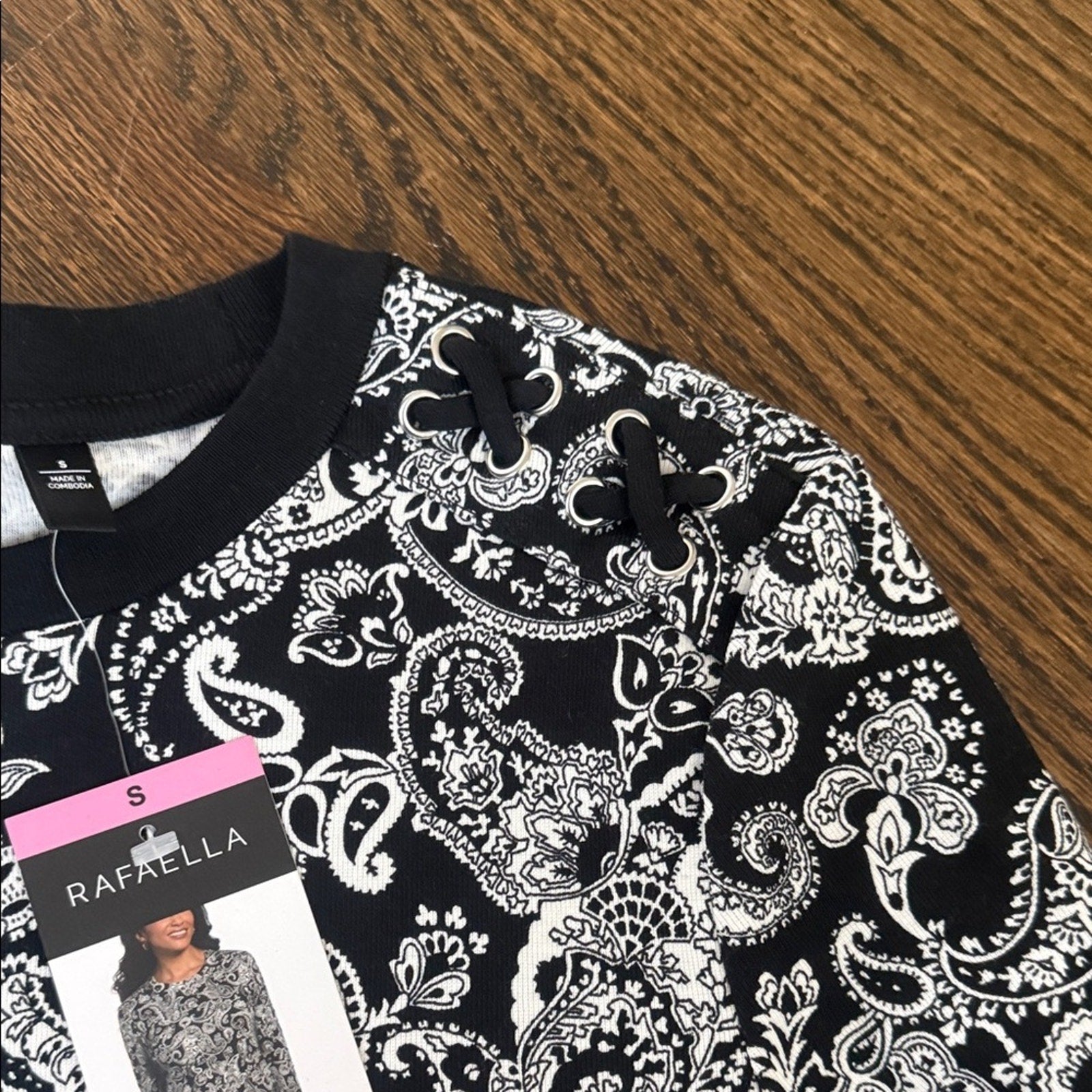Rafaella Women’s Black & White Paisley Long Sleeve Top Size Small NWT