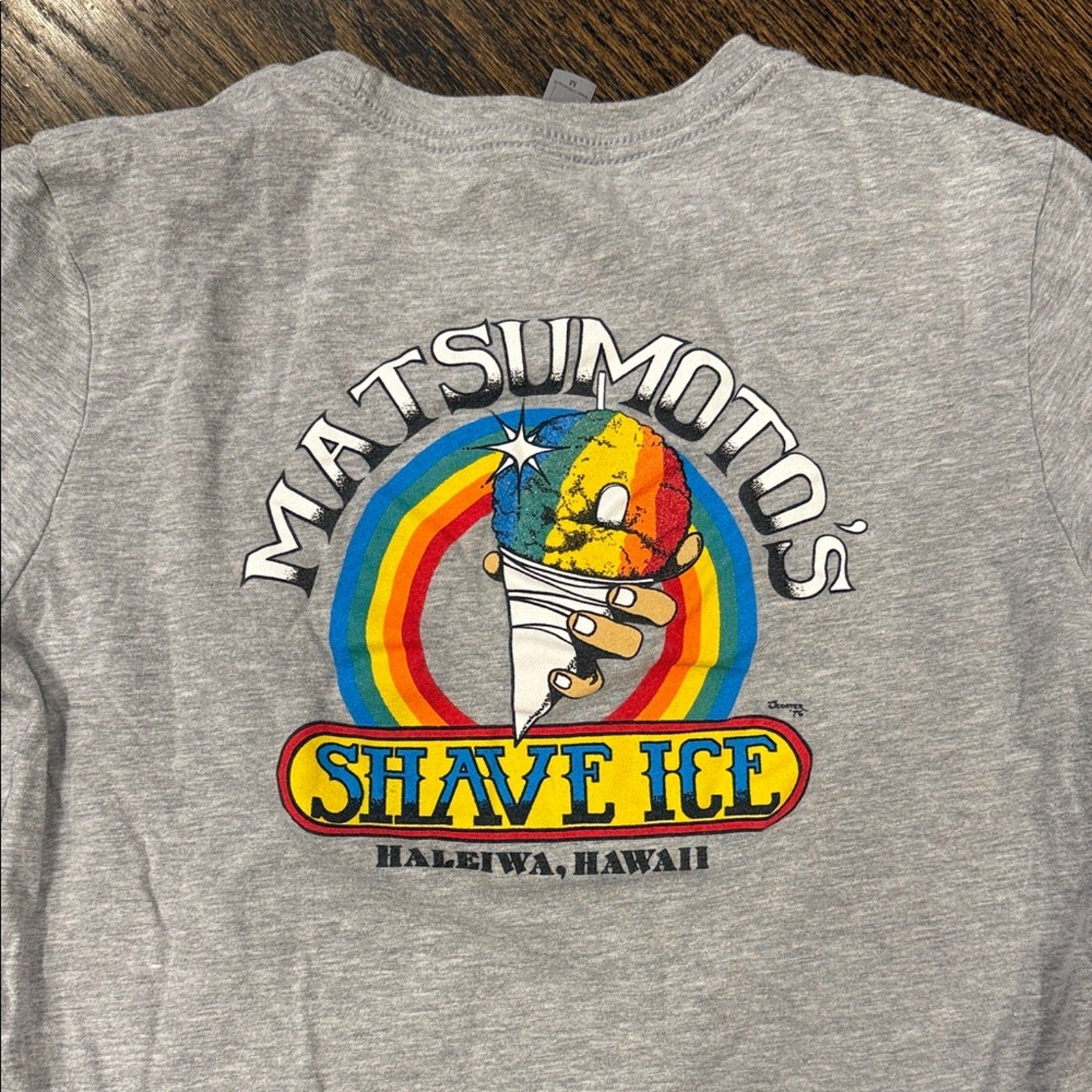 Gray woman’s medium shaved ice tee  T-Shirt fitted used