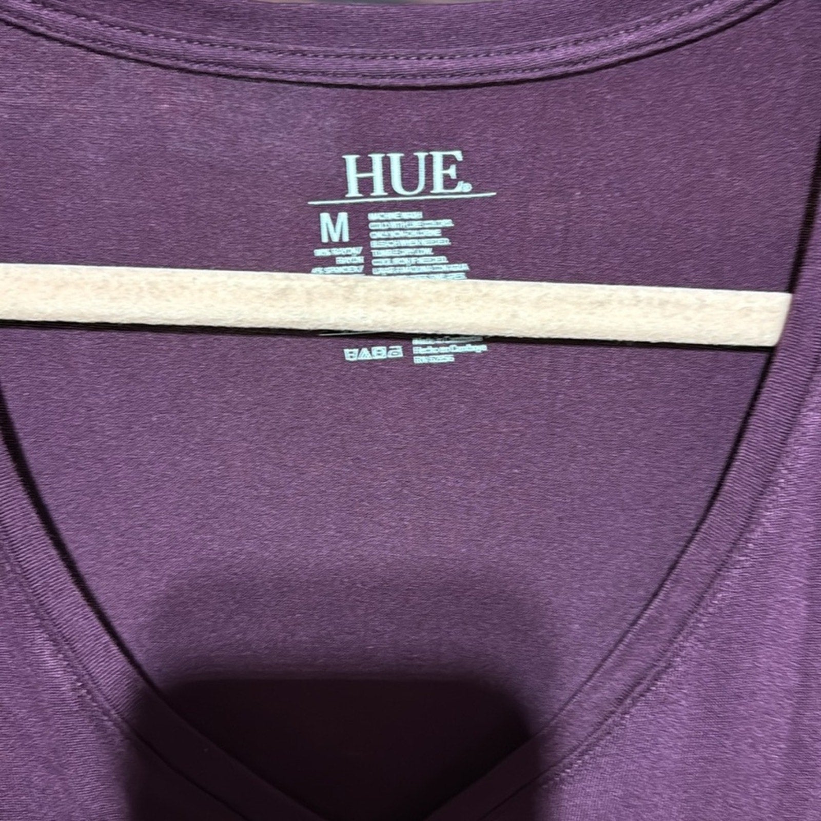 HUE Medium New women’s Hue long sleeve high low perfect legging top  V-neck long sleeve top NEW