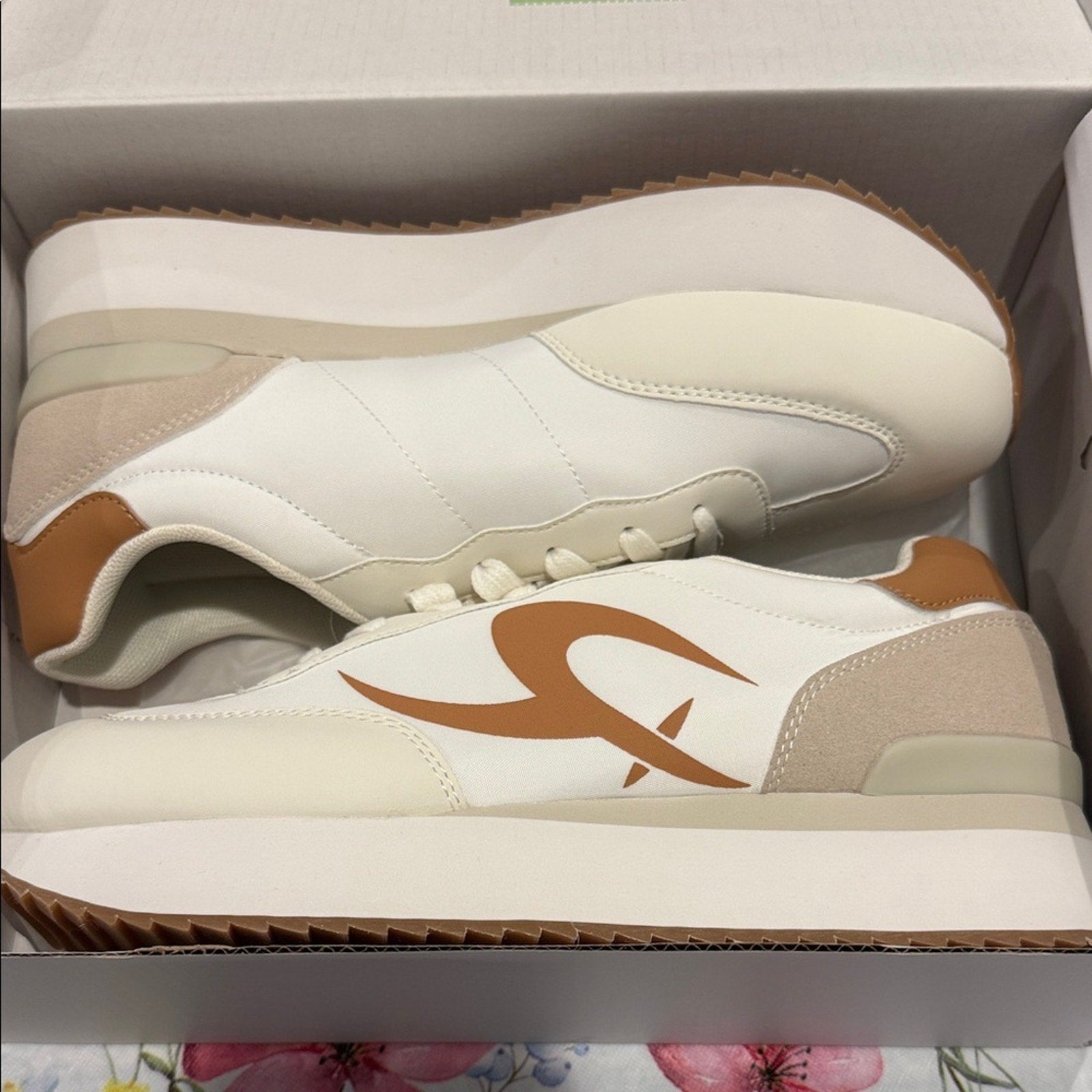 Cream & Tan Platform Sneakers Women’s Size 10 Comfortable Casual Shoes NWT