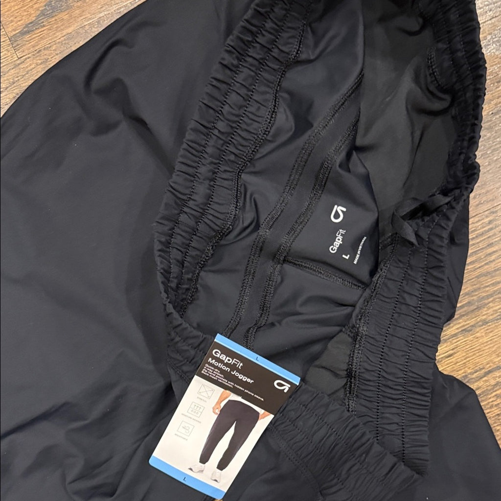 GAPFit Men's Black Motion Jogger Pantsgym pants track pants workout