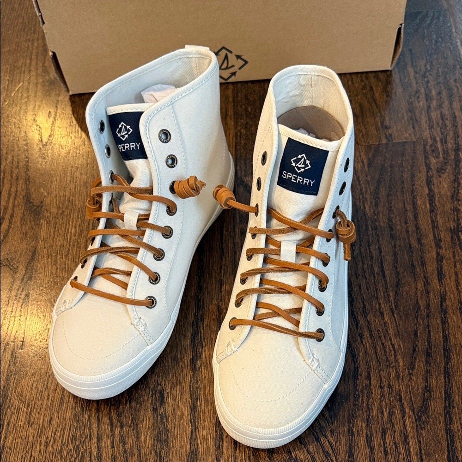 Sperry womens 6 Cream High-Top Sneakers with Brown Laces