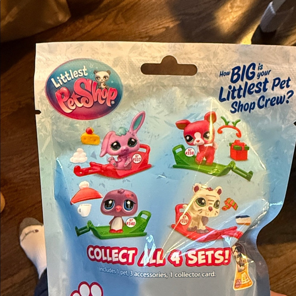 Littlest Pet Shop Festive Friends Set - Pink, Red, Green