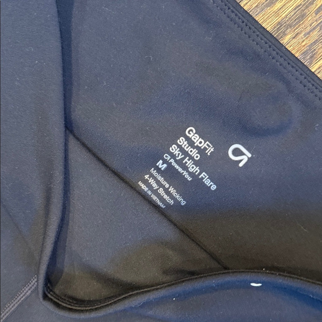 Gapfit medium flare black Flared Leggings NWOT