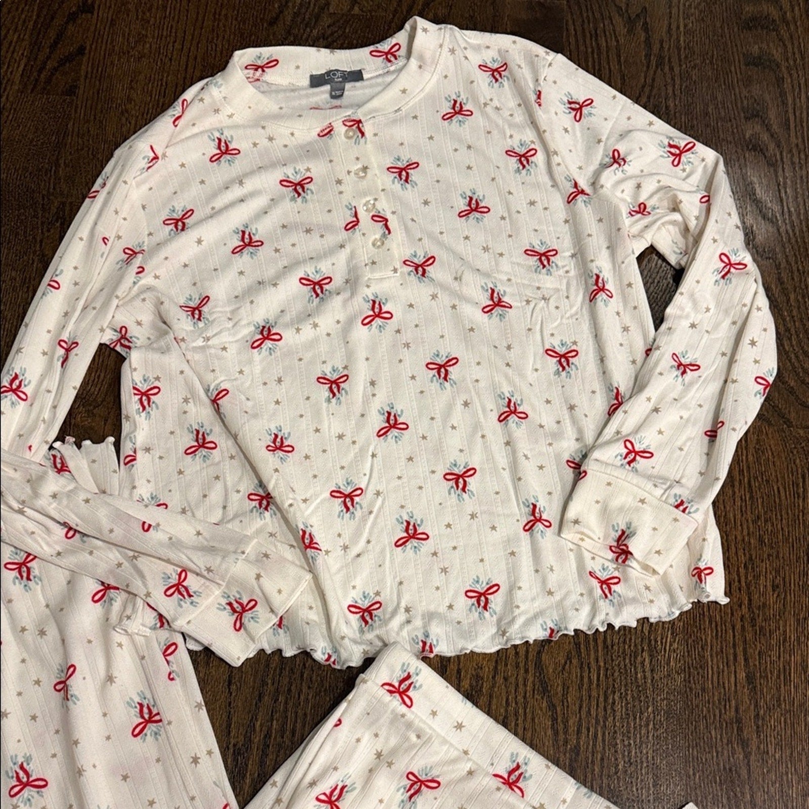 Loft woman’s Cream Pajamas with Red Bow Print XL NEW