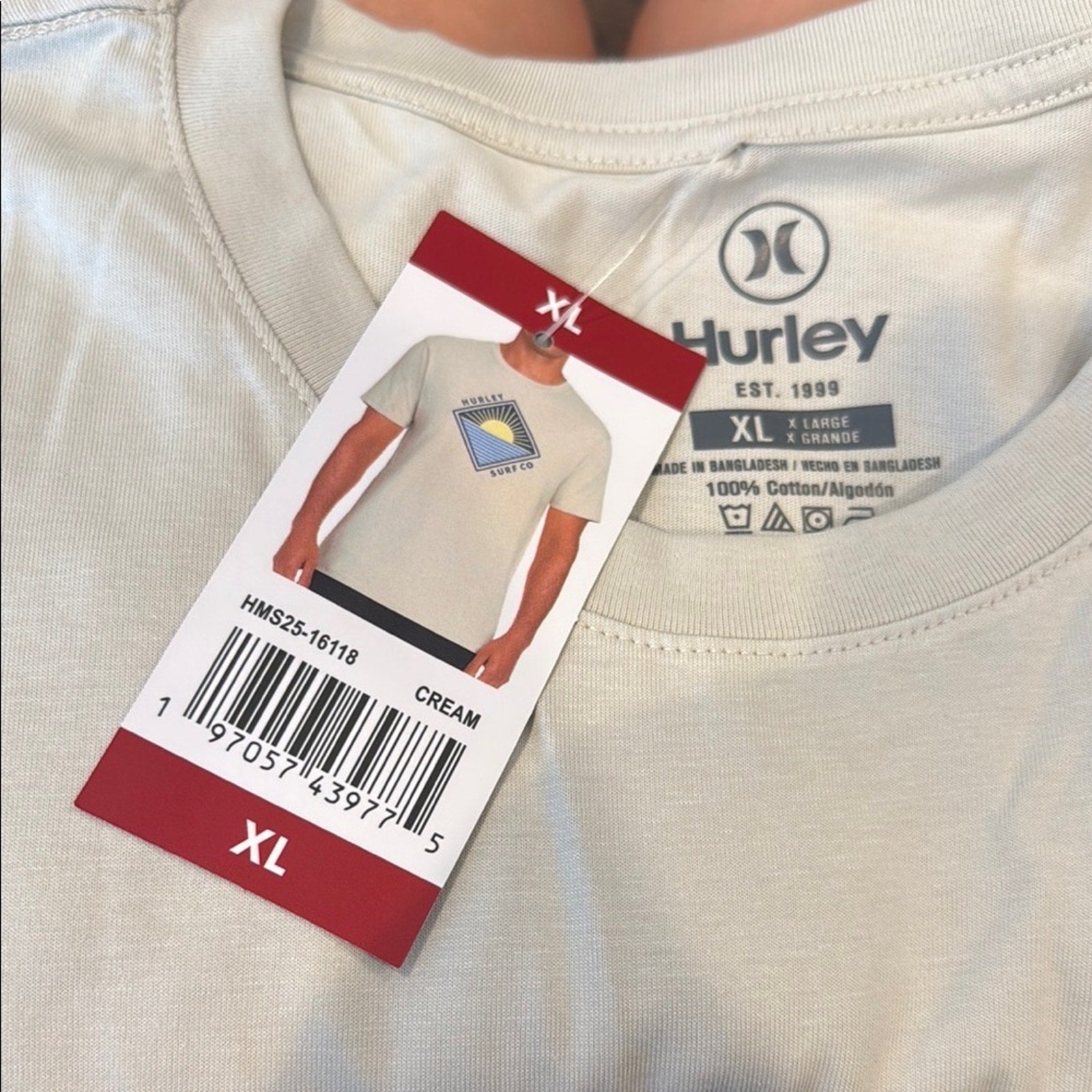 Hurley Men's cream  Short Sleeve Tshirt with Graphic Design xl