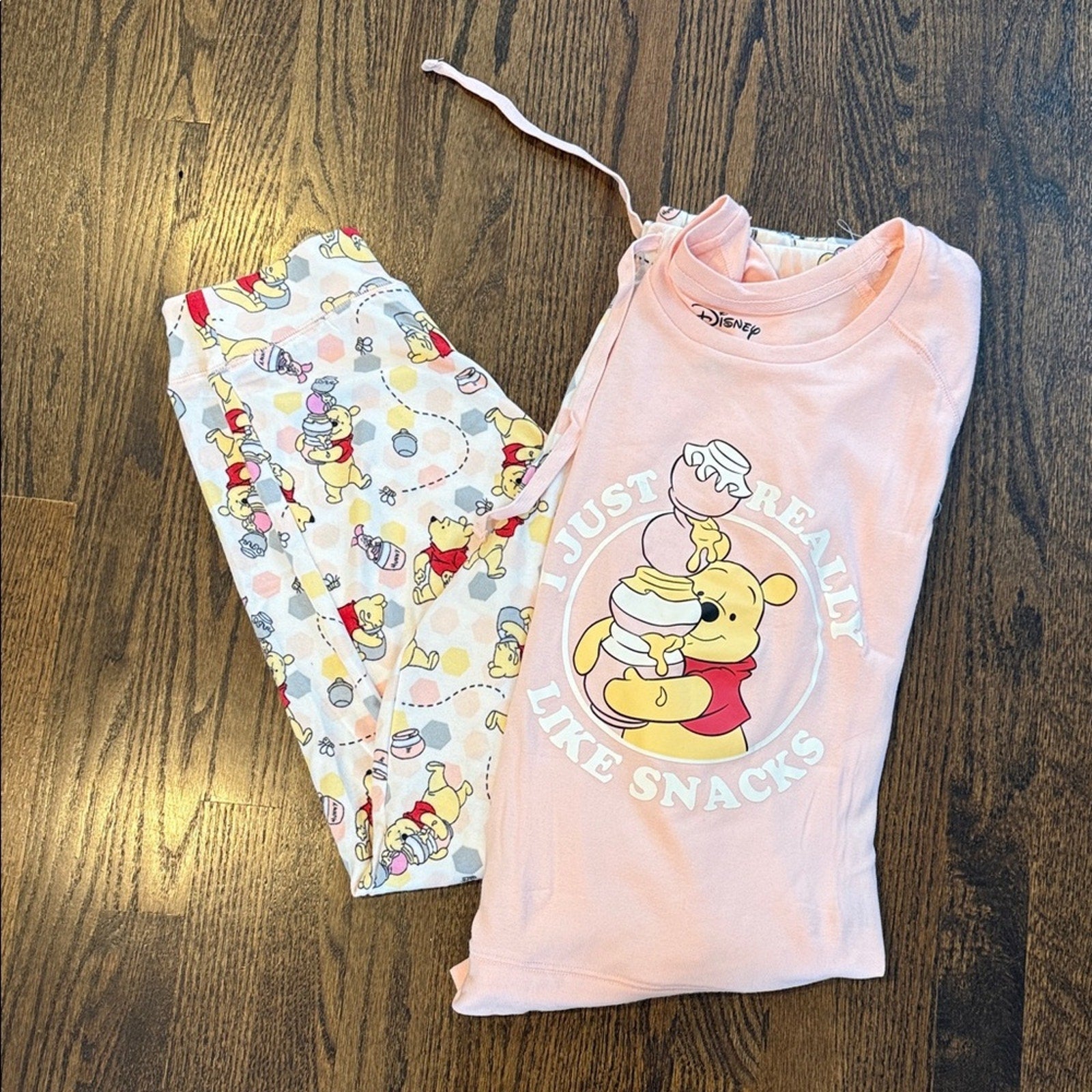 Disney woman’s Winnie the Pooh XL Pajama Set - Pink and Yellow