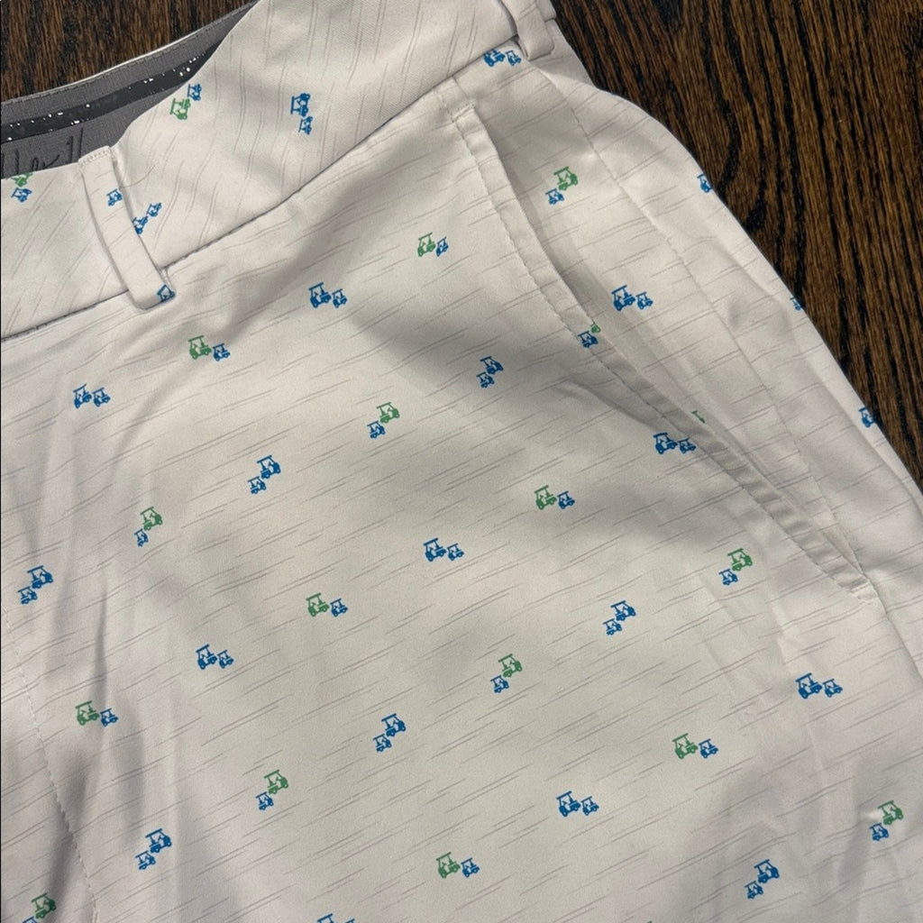 Walter Hagen Men's 35 golf cart White Patterned Shorts used