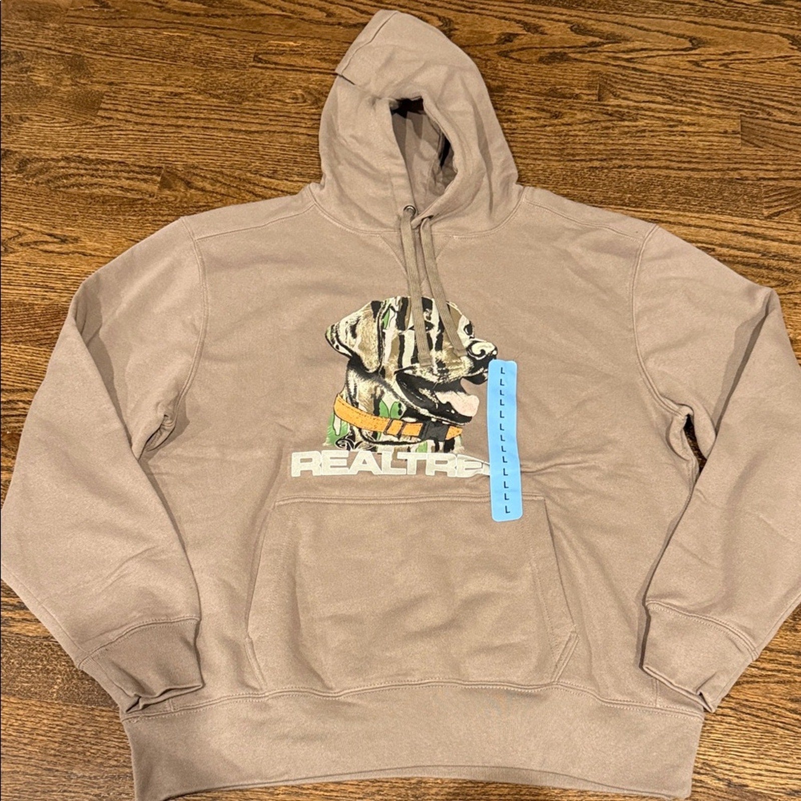 Realtree men’s  Beige Graphic Hoodie sweatshirt Large NWT
