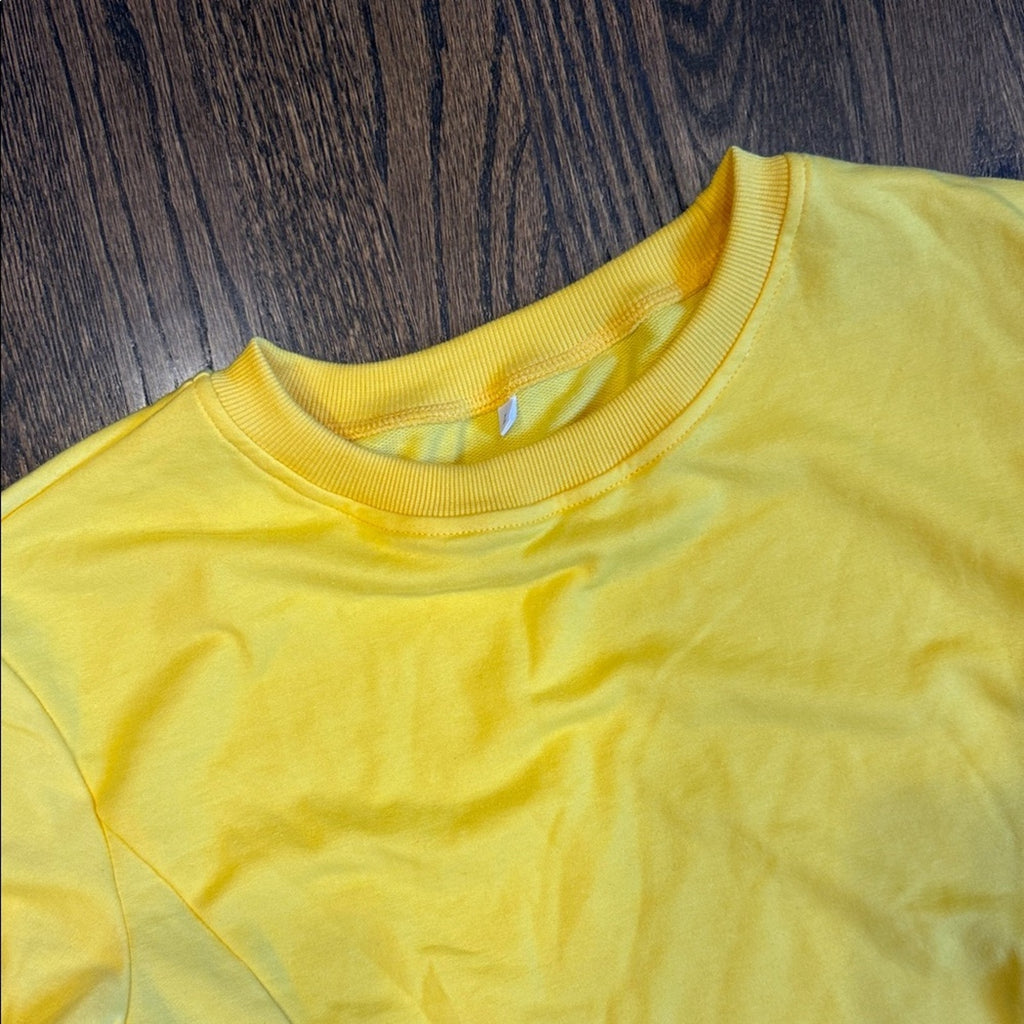Women’s Yellow Long Sleeve Crop Top Size Large Workout Casual NWT