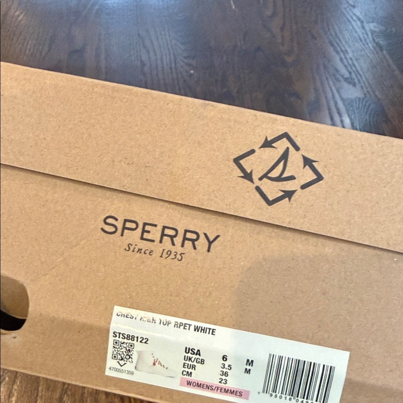 Sperry womens 6 Cream High-Top Sneakers with Brown Laces