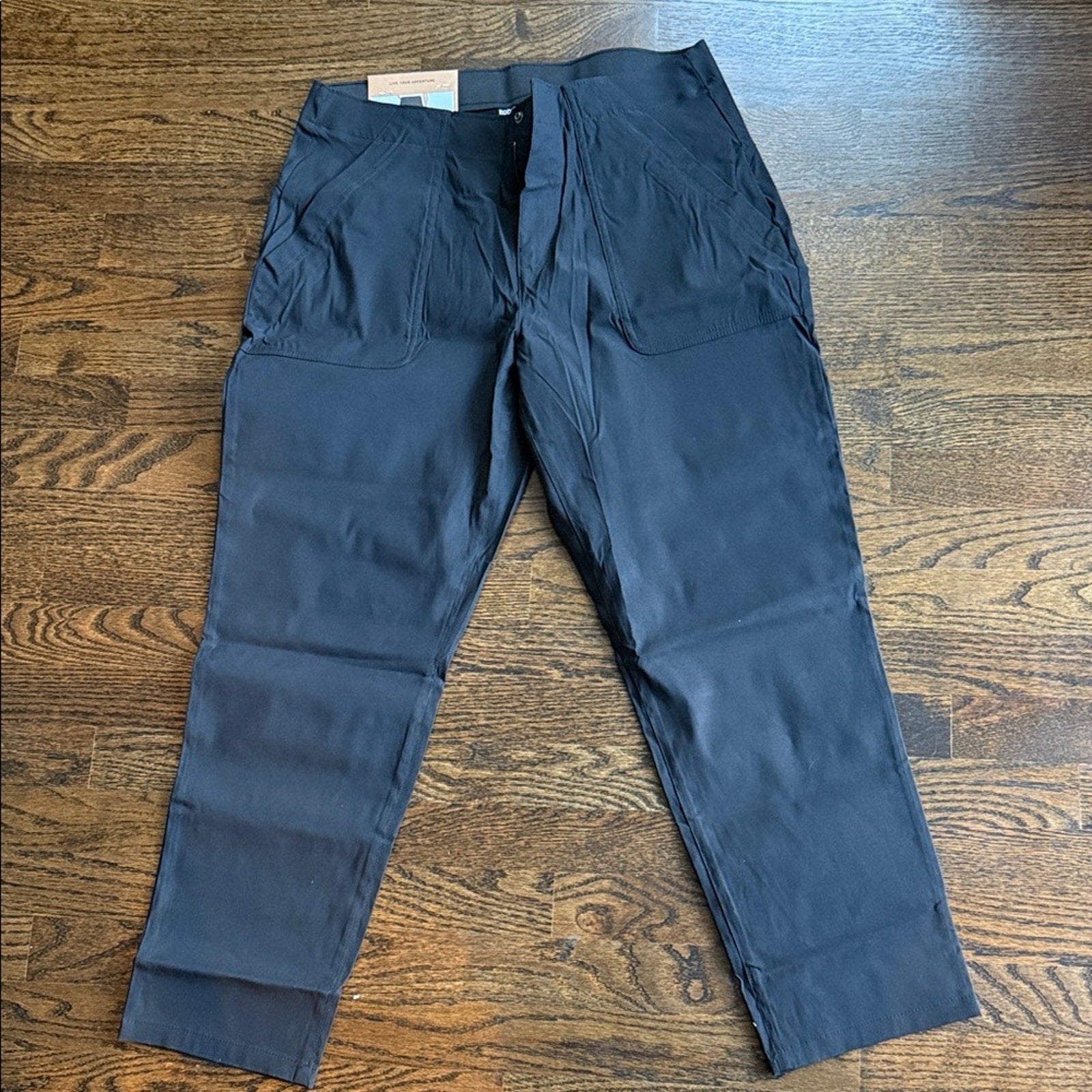 Eddie Bauer ladies black 10 capri hiking slacks NEW