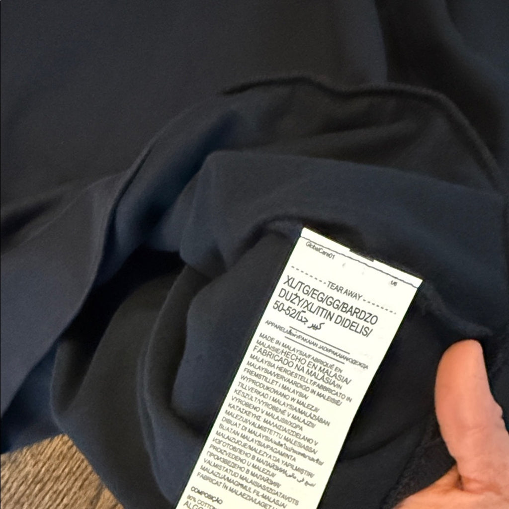 Under Armour woman’s black Crewneck Sweater crew