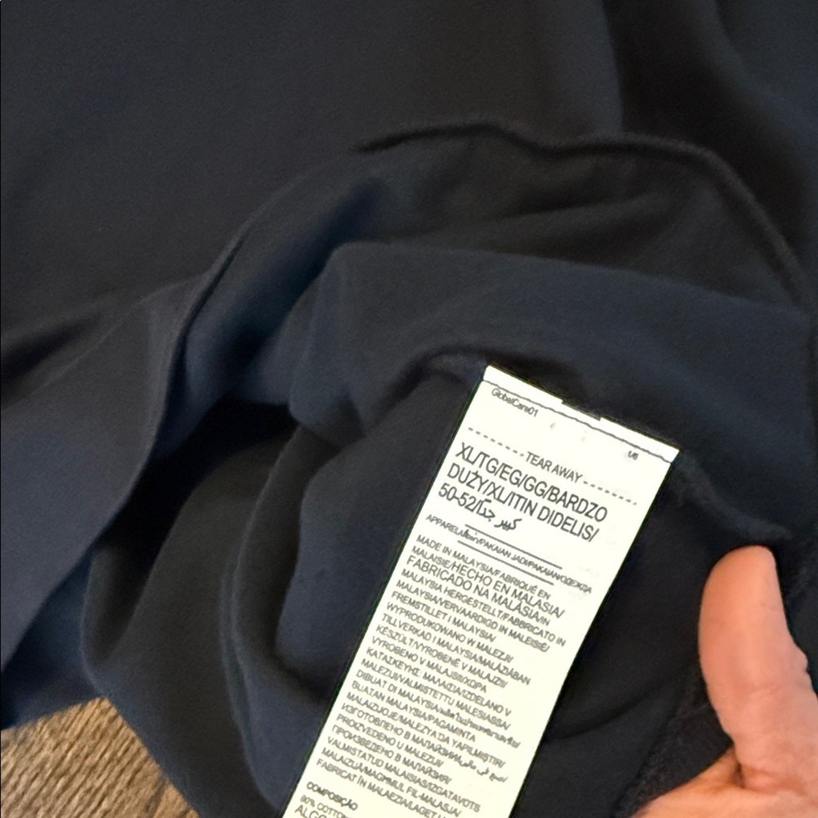 Under Armour woman’s black Crewneck Sweater crew