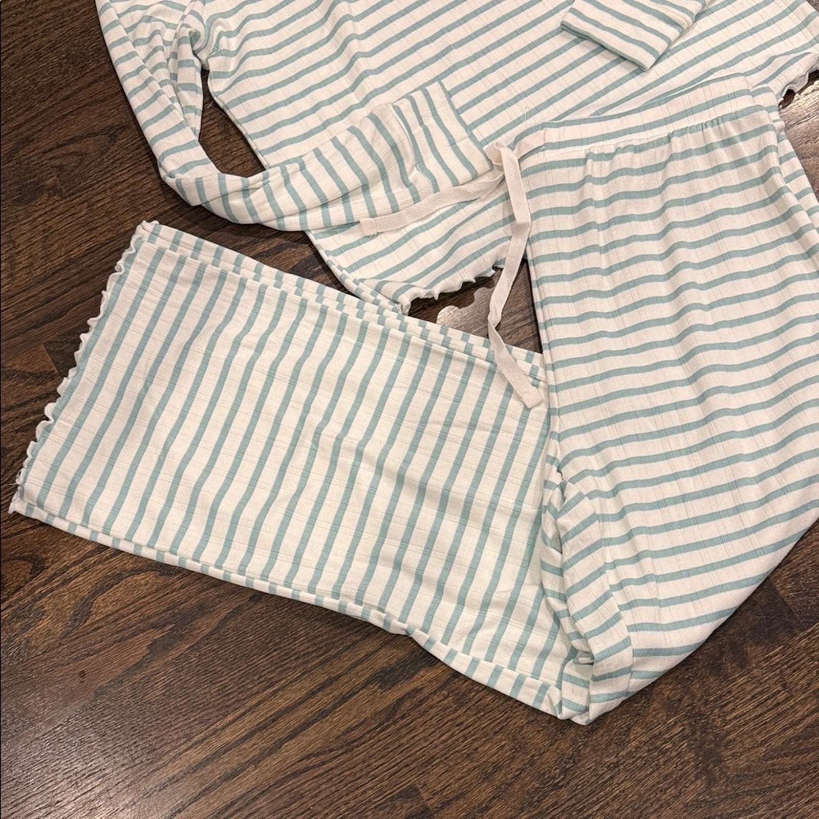 Loft woman’s Striped Pajamas - Green and White large NEW